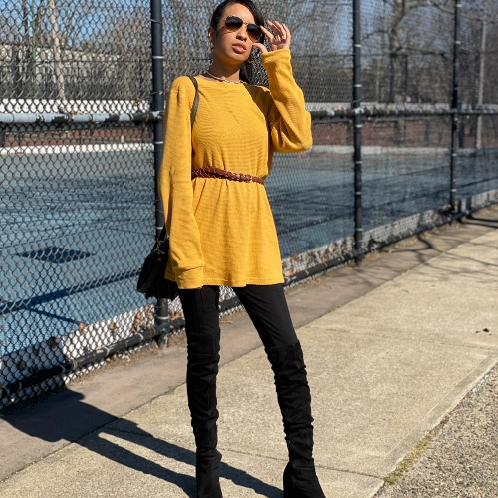 Aritzia Sweater Large